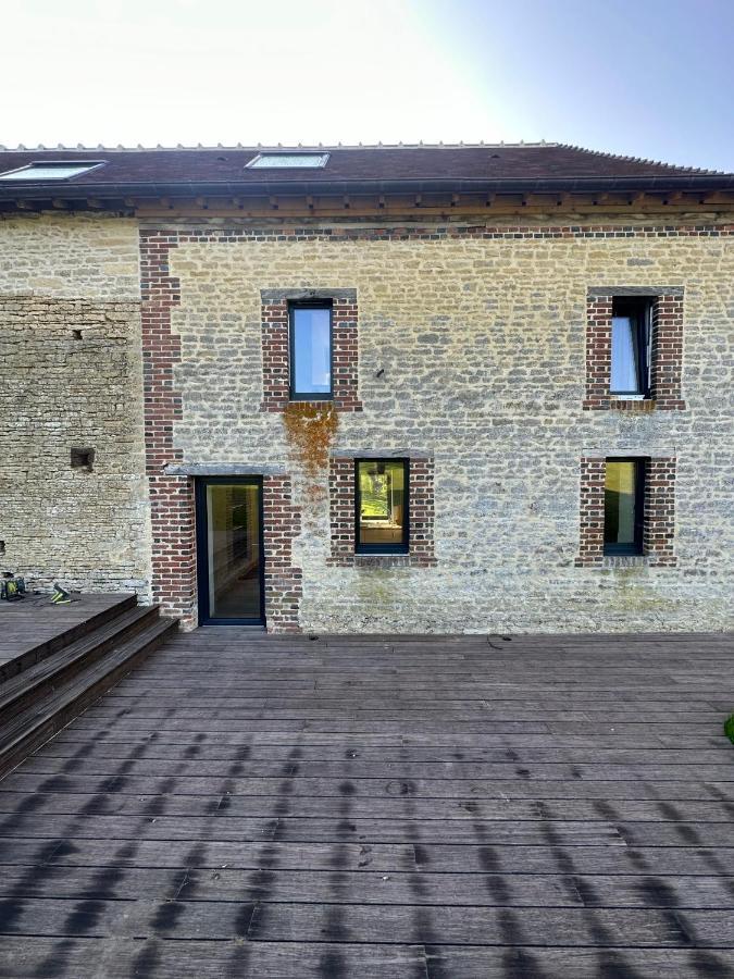 Gite Confortable Au Milieu Des Pres - La Ferme De Montigny Neauphe-Sur-Dive Exterior foto